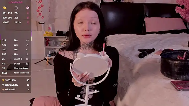 Lein Bone online show from September 2025 01:51:01 PM