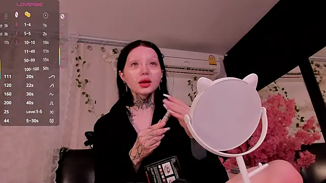 Lein Bone online show from October 2025 05:36:01 PM