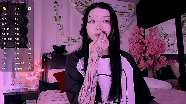 Snapshot of Lein_Bone chatting on November 2025 12:03:02 AM Lein Bone online show from November 2025 12:03:02 AM