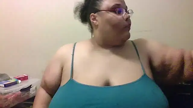 Snapshot of SexyBBW10790 chatting on September 2025 12:15:02 AM SexyBBW10790 online show from September 2025 12:15:02 AM