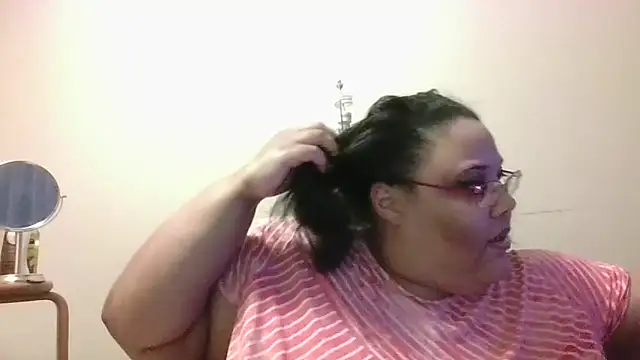 Snapshot of SexyBBW10790 chatting on October 2025 11:05:01 PM SexyBBW10790 online show from October 2025 11:05:01 PM