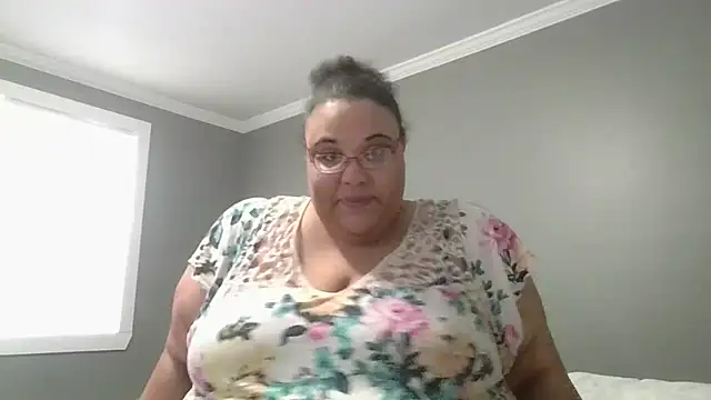 SexyBBW10790 online show from February 2026 01:10:01 PM