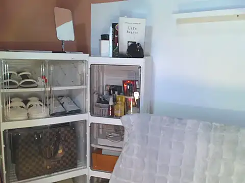 Snapshot of skinny_gracie chatting on July 2026 09:21:02 AM skinny gracie online show from July 2026 09:21:02 AM