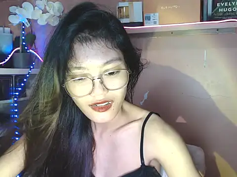 skinny gracie online show from December 2025 02:56:02 AM