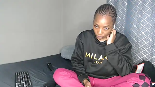 SlenderCharm98 online show from November 2025 08:20:01 PM