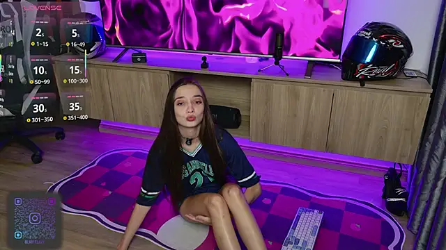 laxyflaxyy online show from September 2025 02:26:02 PM