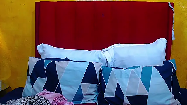 Candycrush2555 online show from December 2025 07:18:02 AM