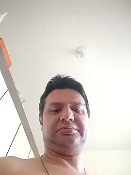 Crocante Hot online show from November 2025 07:07:02 PM