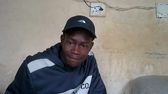 Snapshot of FeeingSplicing chatting on November 2025 02:11:01 PM FeeingSplicing online show from November 2025 02:11:01 PM