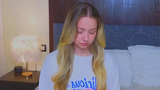 Snapshot of LeeAmy chatting on September 2025 08:49:01 PM LeeAmy online show from September 2025 08:49:01 PM