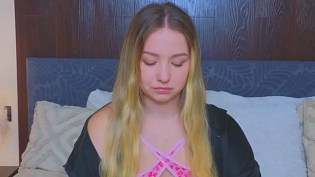 Snapshot of LeeAmy chatting on September 2025 06:56:01 PM LeeAmy online show from September 2025 06:56:01 PM