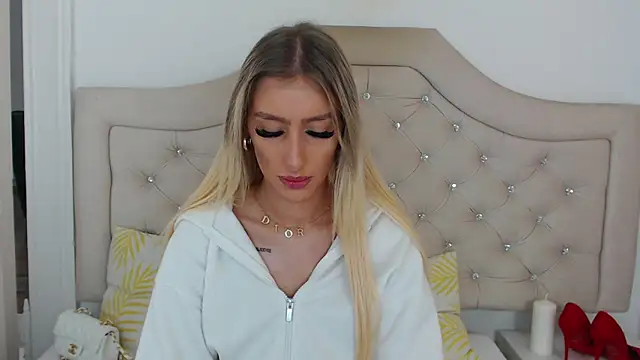 Snapshot of NatalieSensual chatting on November 2025 10:47:02 AM NatalieSensual online show from November 2025 10:47:02 AM