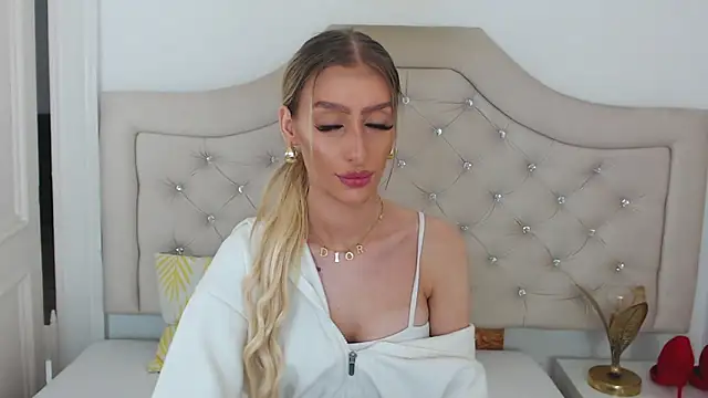 Snapshot of NatalieSensual chatting on December 2025 11:45:01 AM NatalieSensual online show from December 2025 11:45:01 AM