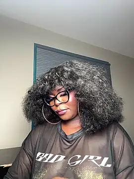 WomanNextdoor1 online show from May 2026 10:45:02 AM