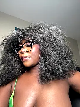 Snapshot of WomanNextdoor1 chatting on November 2025 01:22:01 PM WomanNextdoor1 online show from November 2025 01:22:01 PM