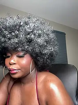 WomanNextdoor1 online show from April 2026 10:16:01 PM