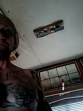 ShawnandDani7074 online show from January 2026 04:36:02 PM