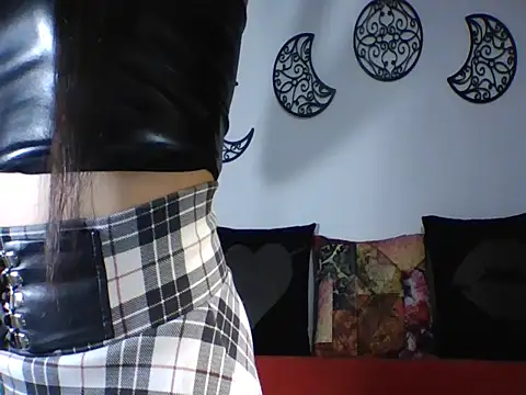 a miss online show from November 2025 09:59:02 PM