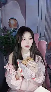 CAICAI BABY online show from November 2025 06:14:01 AM