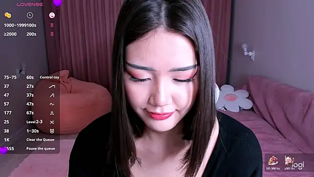 Snapshot of Momo_Ayase_ chatting on December 2025 02:21:02 PM Momo Ayase online show from December 2025 02:21:02 PM