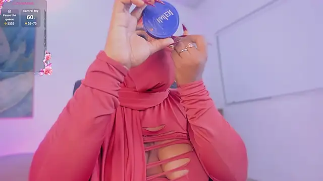 Snapshot of yasmin_elite chatting on February 2026 09:10:01 AM yasmin elite online show from February 2026 09:10:01 AM