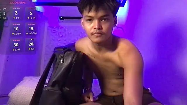 asianhugescott online show from April 2026 11:59:02 AM