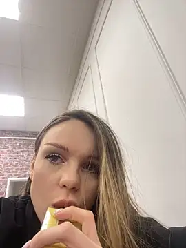 MarilynNova online show from October 2025 04:13:01 AM