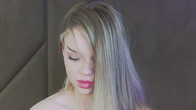 MarilynNova online show from April 2026 04:41:02 AM