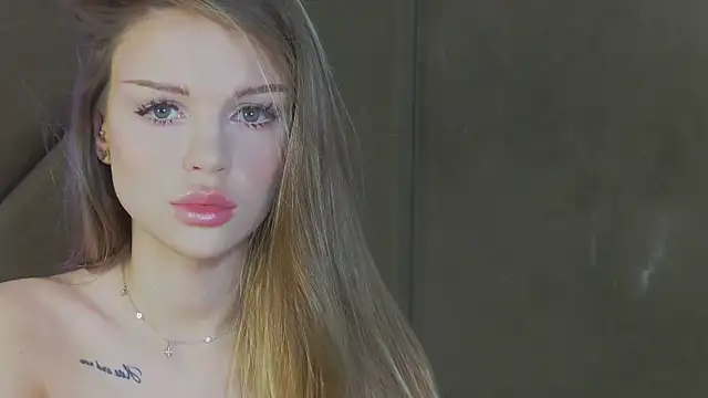 MarilynNova online show from December 2025 04:14:01 AM