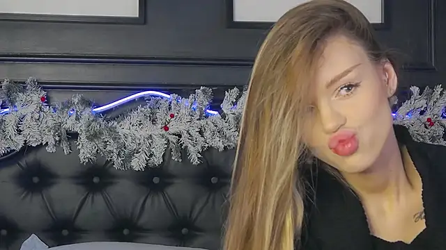 MarilynNova online show from January 2026 04:18:01 AM