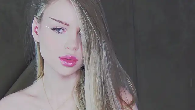 MarilynNova online show from April 2026 04:39:01 AM