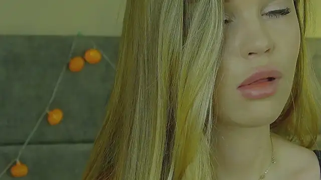 MarilynNova online show from October 2025 04:33:01 AM