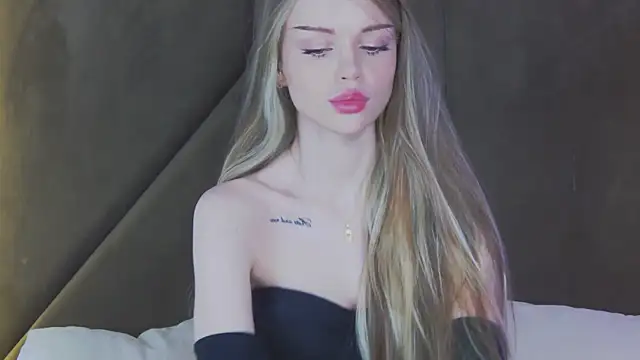 MarilynNova online show from April 2026 04:30:01 AM