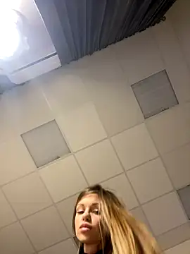 MarilynNova online show from December 2025 04:12:02 AM