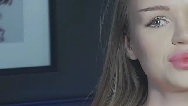 MarilynNova online show from February 2026 04:20:01 AM