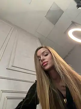 MarilynNova online show from February 2026 04:23:01 AM