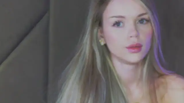 Snapshot of MarilynNova chatting on July 2026 04:36:02 AM MarilynNova online show from July 2026 04:36:02 AM