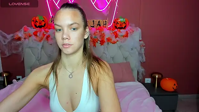 Vickie Smith online show from October 2025 01:38:02 AM