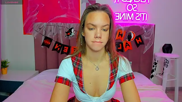 Vickie Smith online show from October 2025 01:28:02 AM