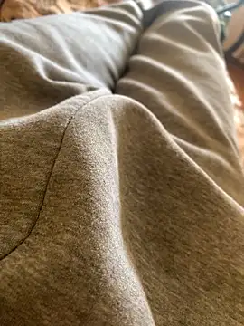 MuzzyFacing online show from April 2026 12:17:01 PM