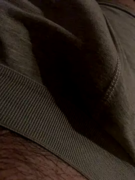 Snapshot of MuzzyFacing chatting on November 2025 10:54:01 PM MuzzyFacing online show from November 2025 10:54:01 PM