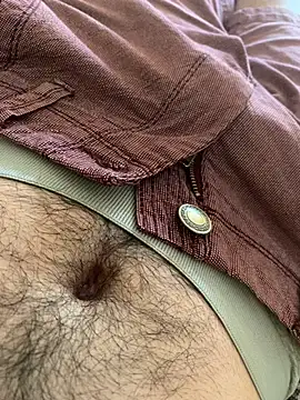 Snapshot of MuzzyFacing chatting on September 2025 09:08:02 AM MuzzyFacing online show from September 2025 09:08:02 AM