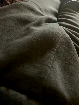 Snapshot of MuzzyFacing chatting on November 2025 10:48:01 AM MuzzyFacing online show from November 2025 10:48:01 AM