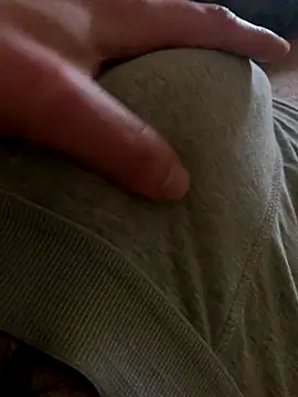 Snapshot of MuzzyFacing chatting on November 2025 11:43:02 AM MuzzyFacing online show from November 2025 11:43:02 AM