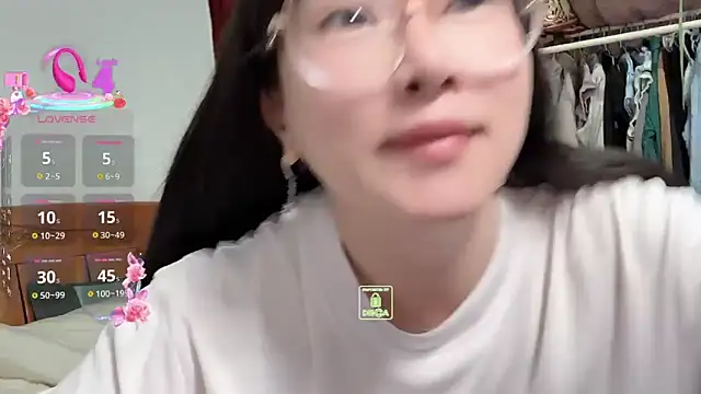 Liqinqin online show from October 2025 05:03:02 PM