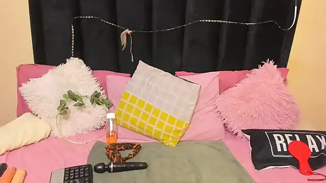 AmazingDarkDoll online show from February 2026 05:46:01 PM