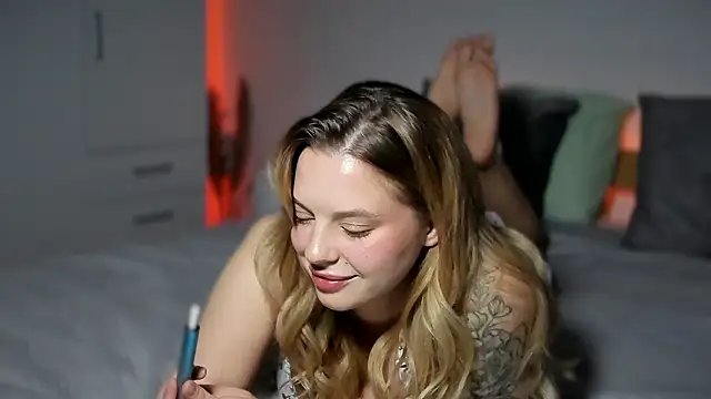 LilyFlamee online show from February 2026 03:22:01 PM