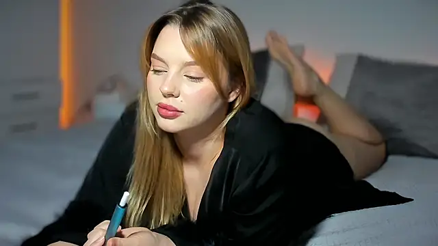 LilyFlamee online show from March 2026 04:15:01 PM