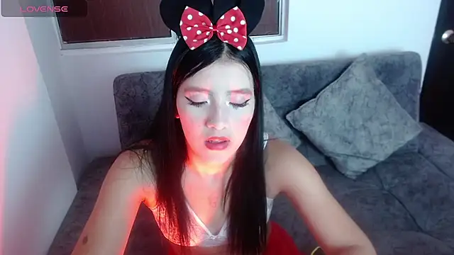 Velvet 28 online show from October 2025 12:28:01 PM