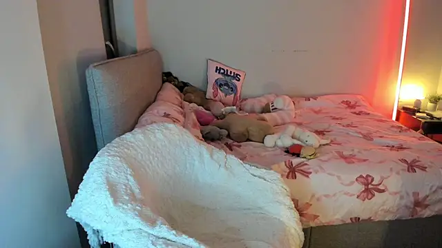 jjulietterose online show from April 2026 04:41:01 AM